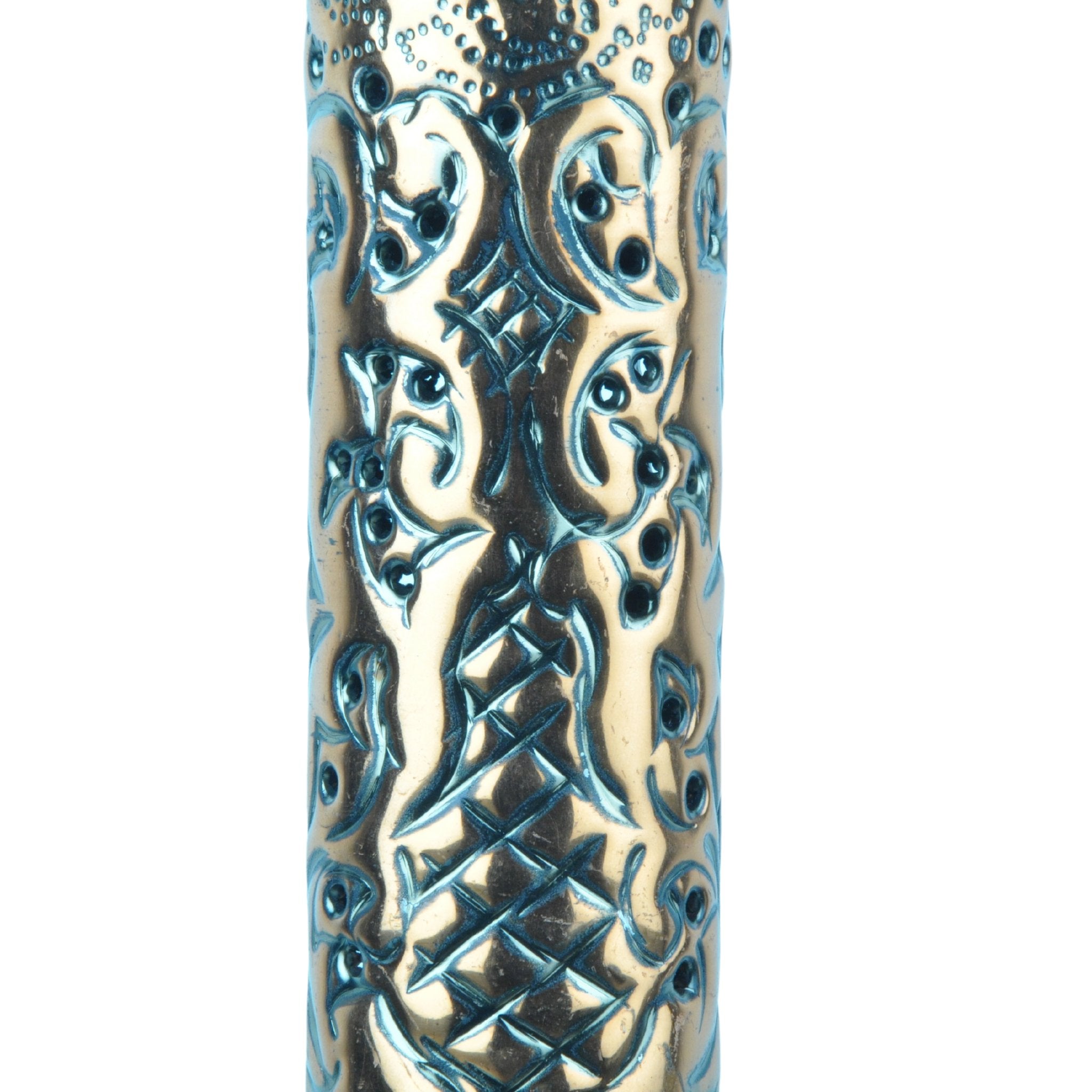 Detailed view of Khalil Mamoon Ice Dana Black Oxide Shisha valve and stem engravings