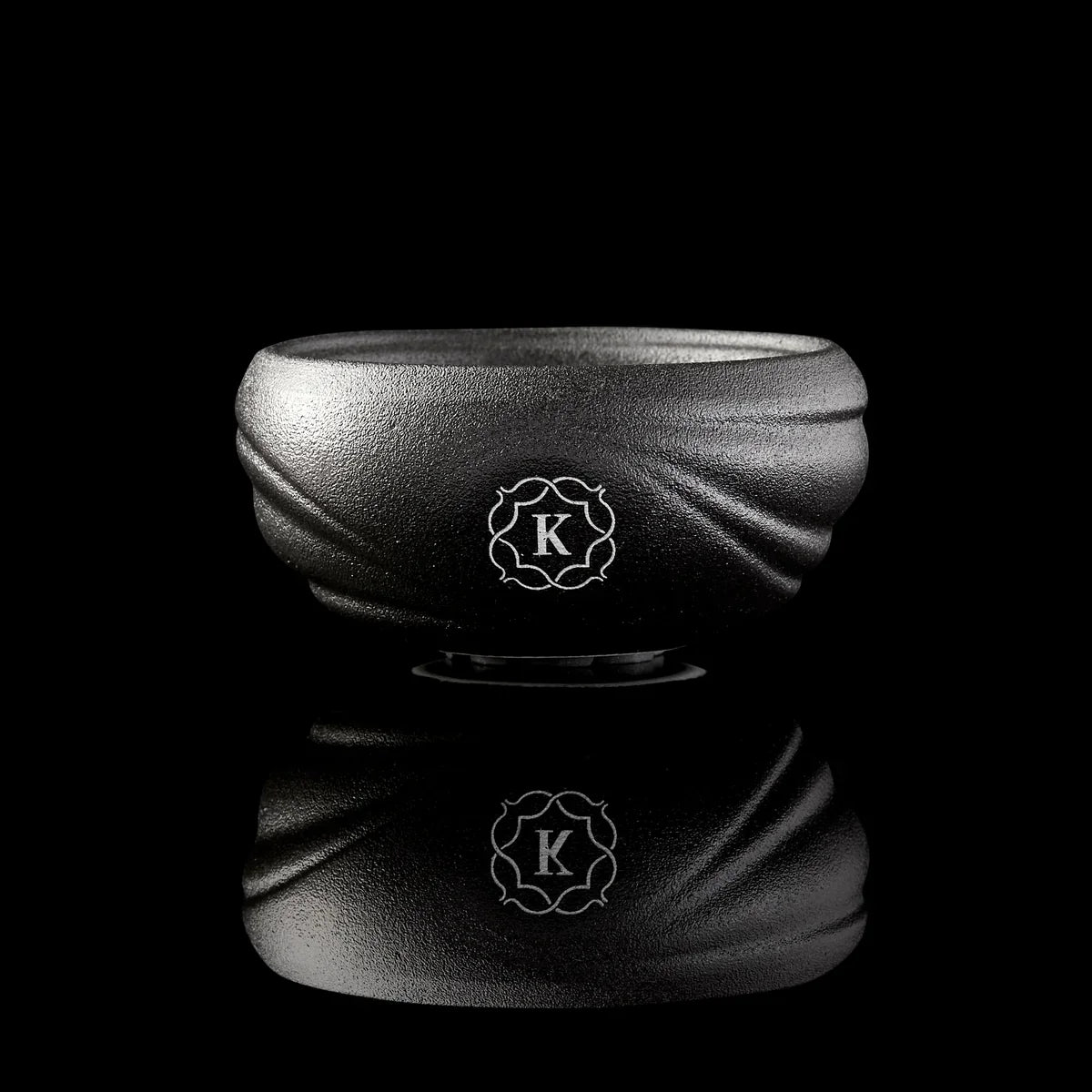 Kaloud Samsaris Kore all ceramic shisha bowl side profile with K emblem and silicone housing
