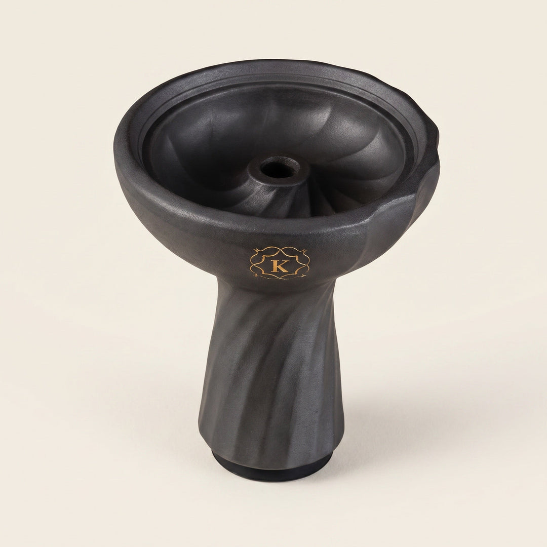 Kaloud Samsaris Kore Dào Tall black clay shisha bowl with phunnel spire and gold K cartouche on warm cream background