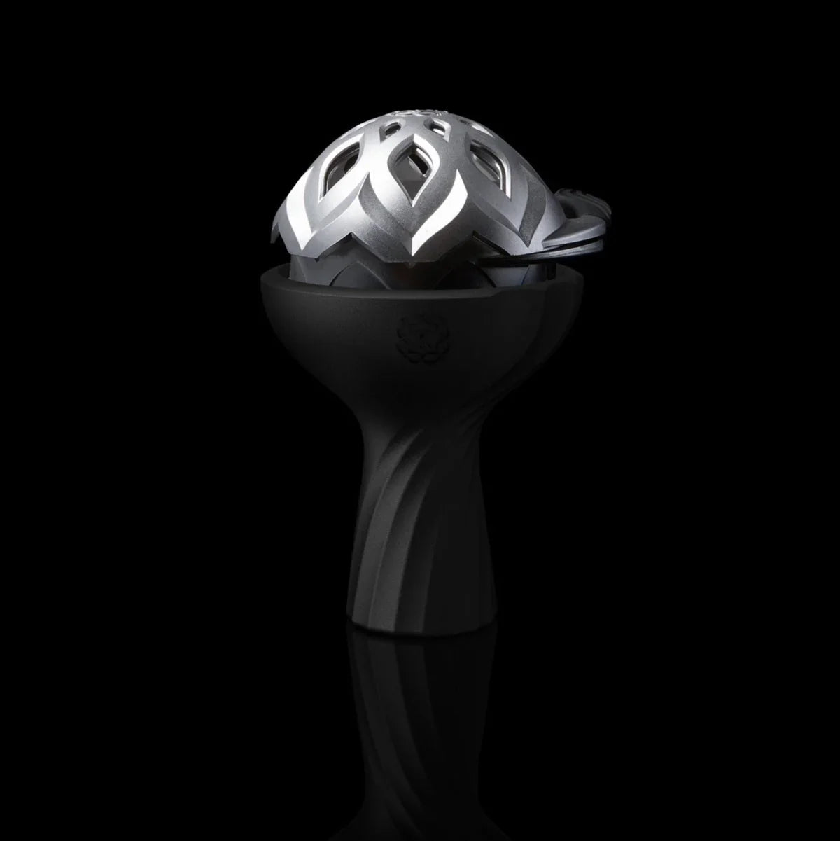 Kaloud Samsaris Vitria III glass shisha bowl paired with Kaloud Lotus III heat management device