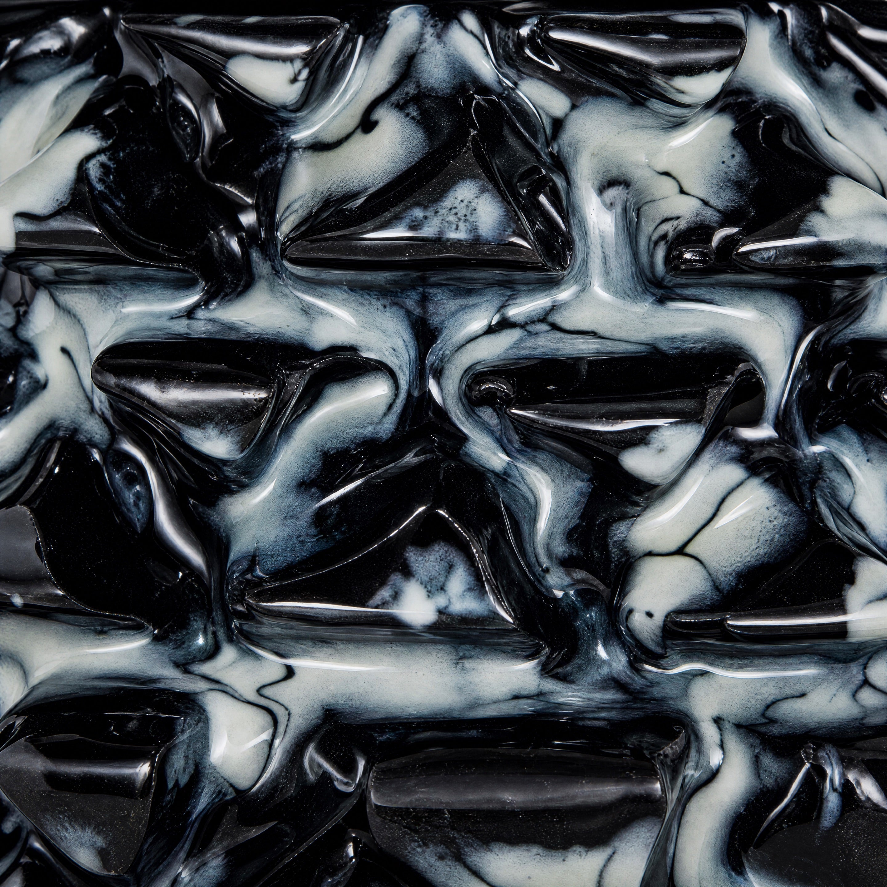 MIT Luxury Mitovation V2 Onyx bowl macro detail of marbled black-and-cream glaze across sculptural spike relief