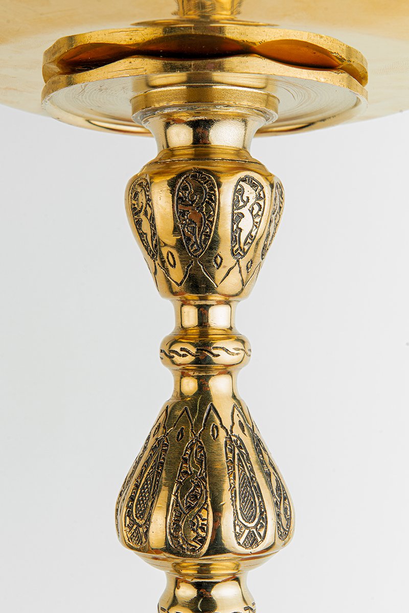 Shika Iowaska Egyptian Brass Shisha Pipe, Oblivion clay bowl on the engraved tray, from above
