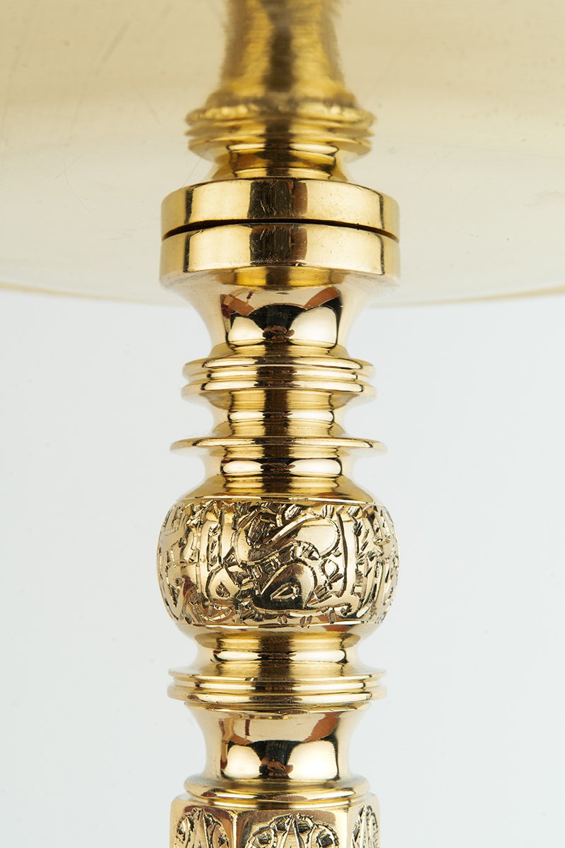 Shika Shogun CNC Brass Shisha Pipe, engraved round knop under the tray, close