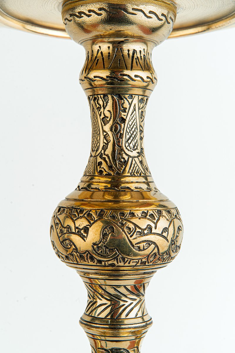 Shika Skyrim Egyptian Brass Shisha Pipe, Oblivion clay bowl on the engraved tray, from above
