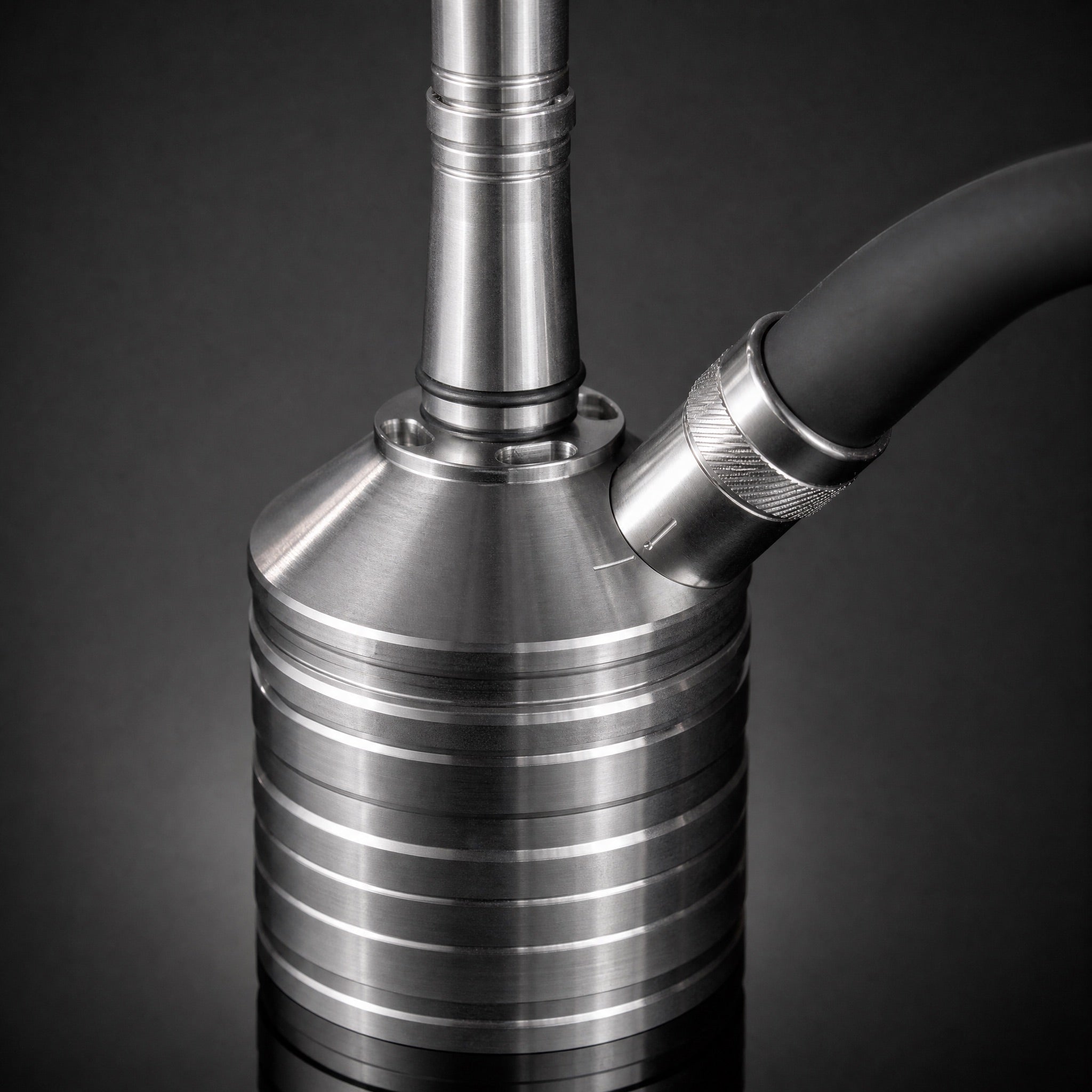 Steamulation Ultimate One Gen II White Matt with hose connected to the dual-connection SteamClick port
